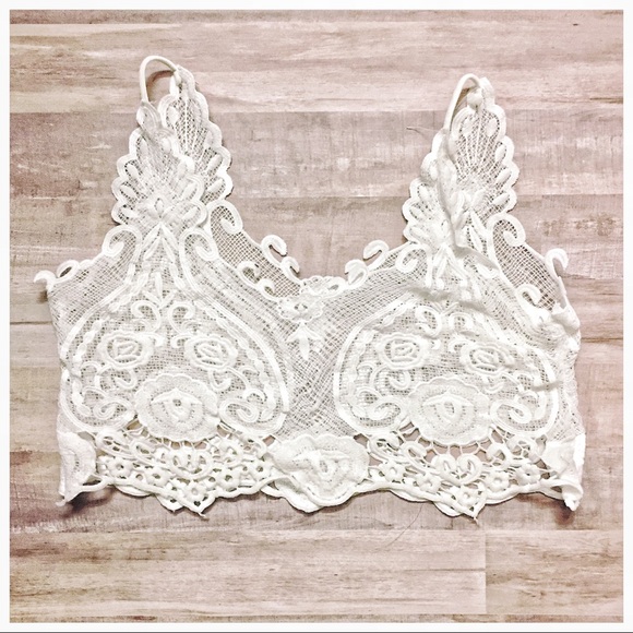 Other - 🥰 cute crochet hollow out crop top